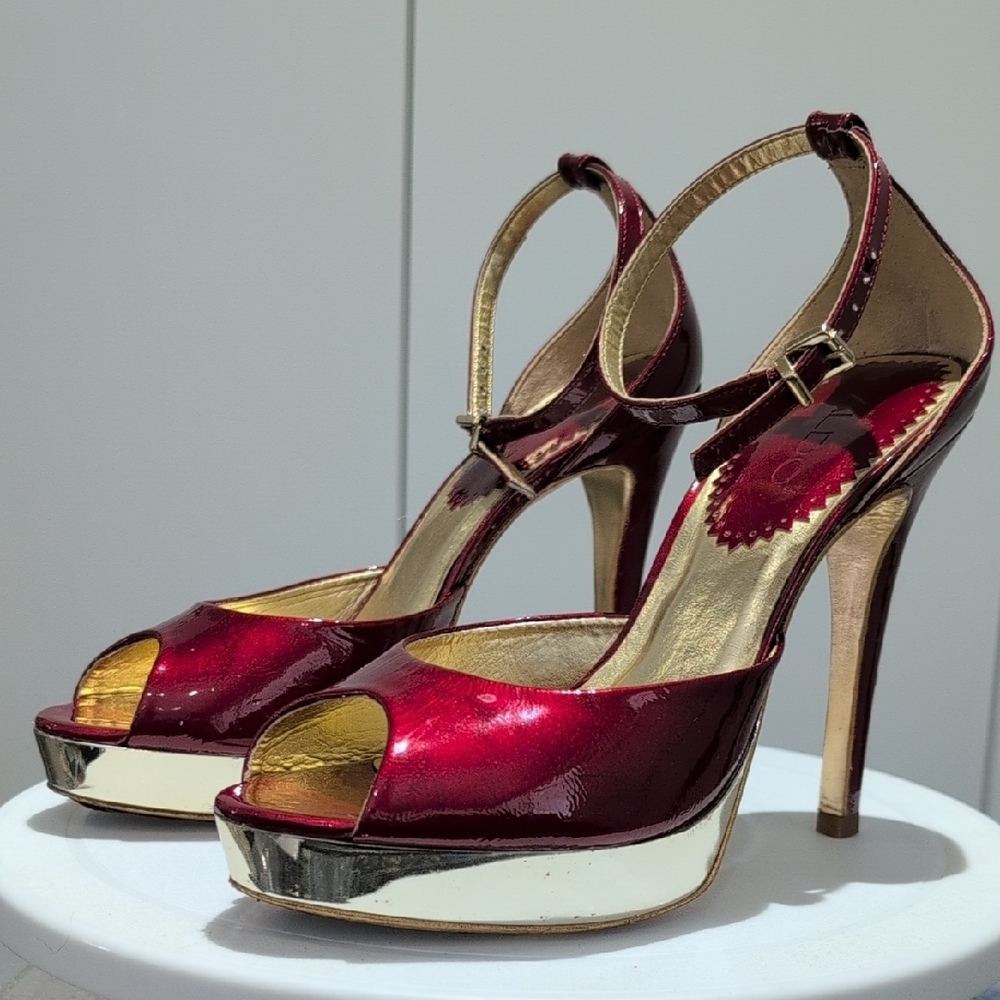 Y2K Aldo Red & Gold Leather T-Strap peep toe High Heels Sandal size 37 (6.5)